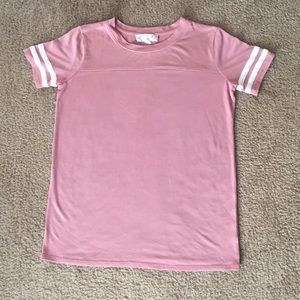 Pink short sleeve t-shirt.